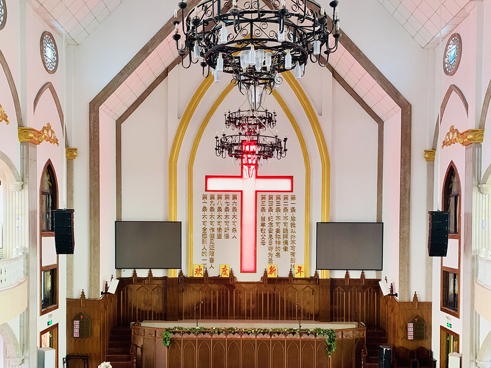 Yancheng Lingen Church adopts Ruifeng Intelligent VK208 Line Array Speaker System